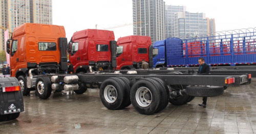 ߀ՄGͨɫ׃һ(yu)|(zh)ľGͨ܇(ch)Qʹc(din)