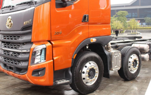 ߀ՄGͨɫ׃һ(yu)|(zh)ľGͨ܇(ch)Qʹc(din)