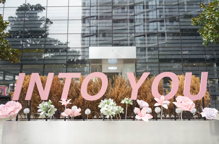 INTO YOUy־溵tȦD(zhun)(gu)؛ʊyL(fng)